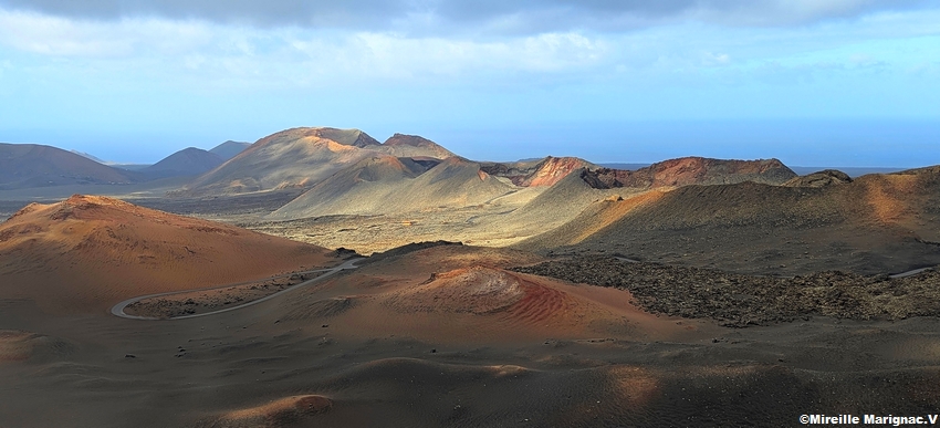 La Route des Volcans ou le Miroir de l'Absence